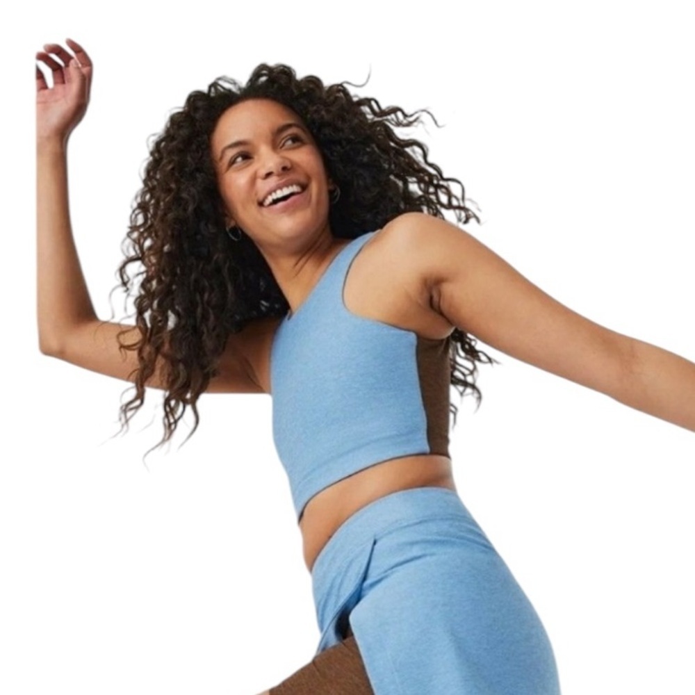 OUTDOOR VOICES Venus Crop Top, Sports Bra in Morning Blue/ Chocolate, S.